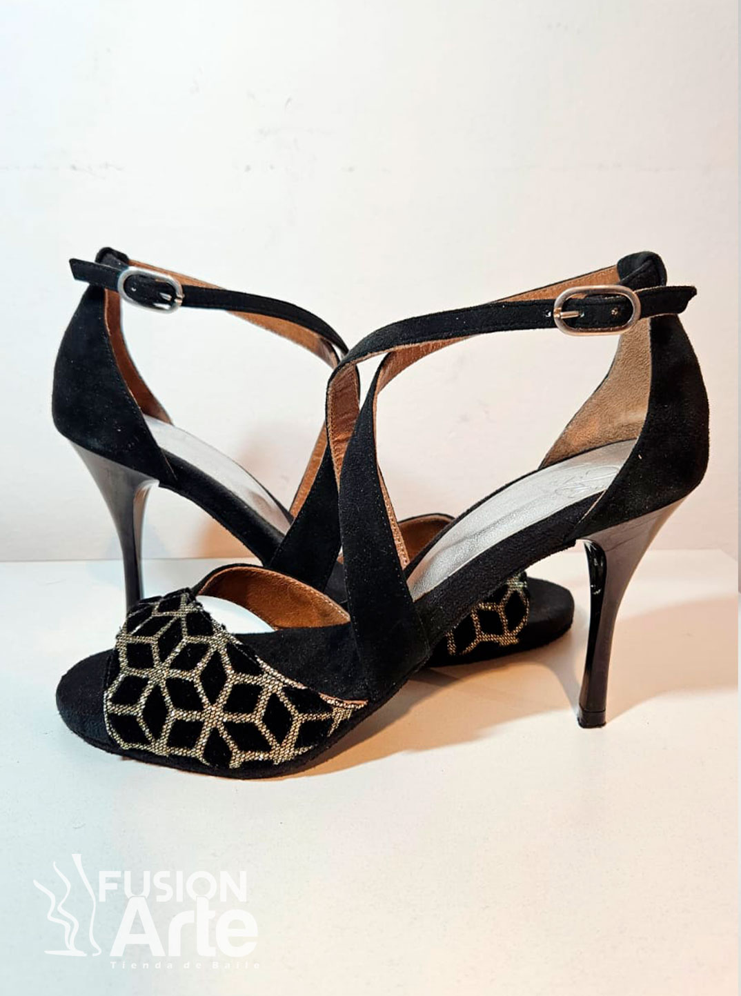 ESTAMPADO-DORADO-Y-NEGRO