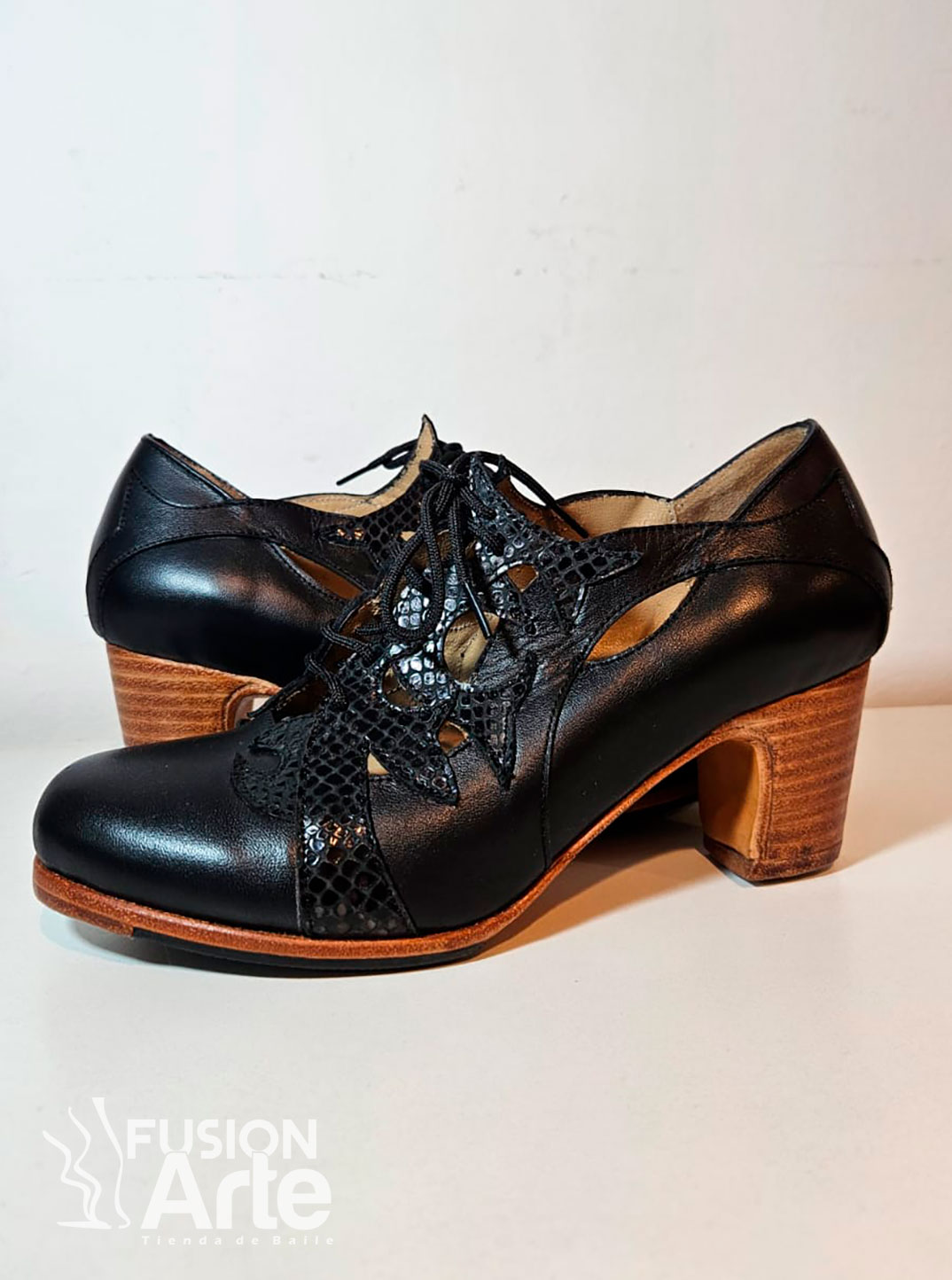 Modelo-Gianna-Negro-01